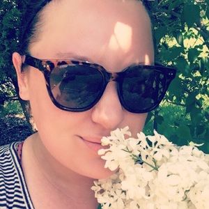 Meet your Posher, Ella